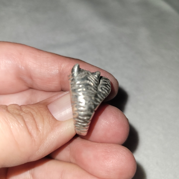 Vintage Cat Holding Crystal Ball Ring - Picture 3 of 4